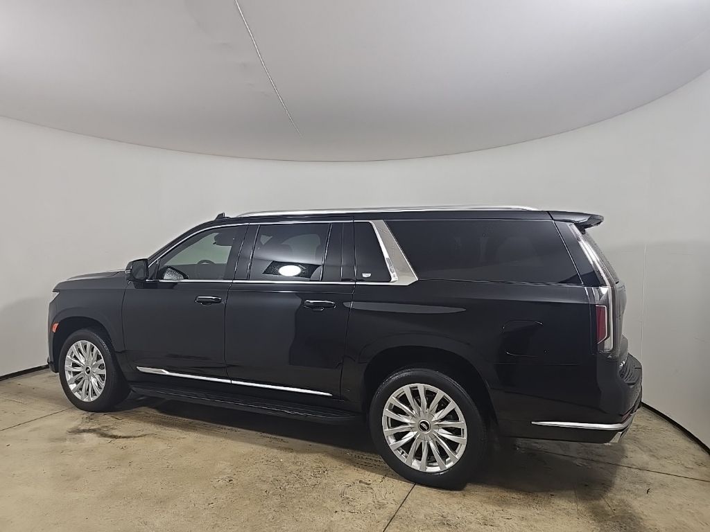 2024 Cadillac Escalade ESV Luxury photo 4