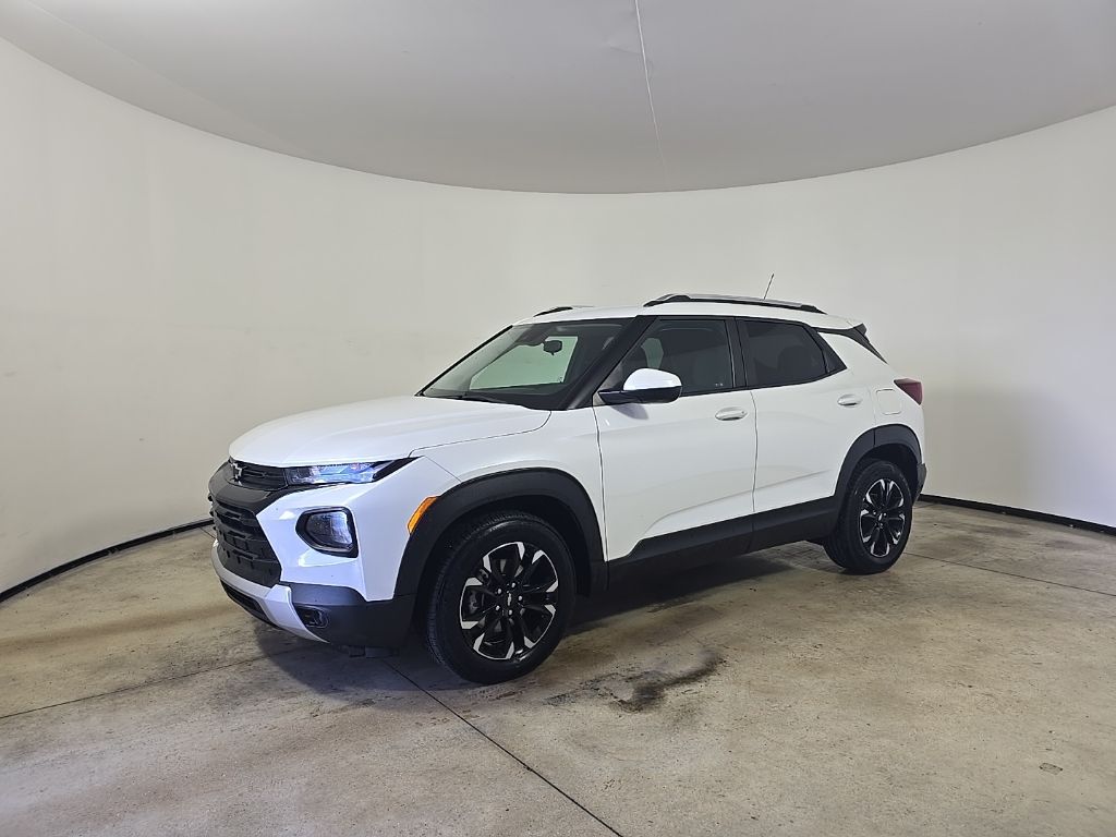 2022 Chevrolet Trailblazer LT photo 2