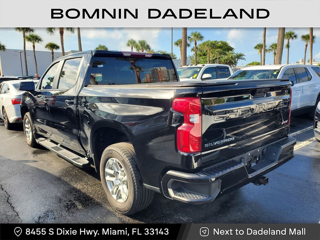 2024 Chevrolet Silverado 1500 RST photo 3