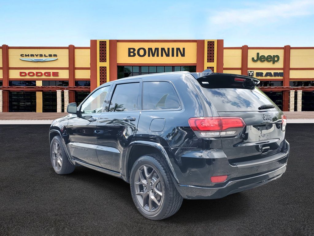 2021 Jeep Grand Cherokee Anniversary Edition photo 4