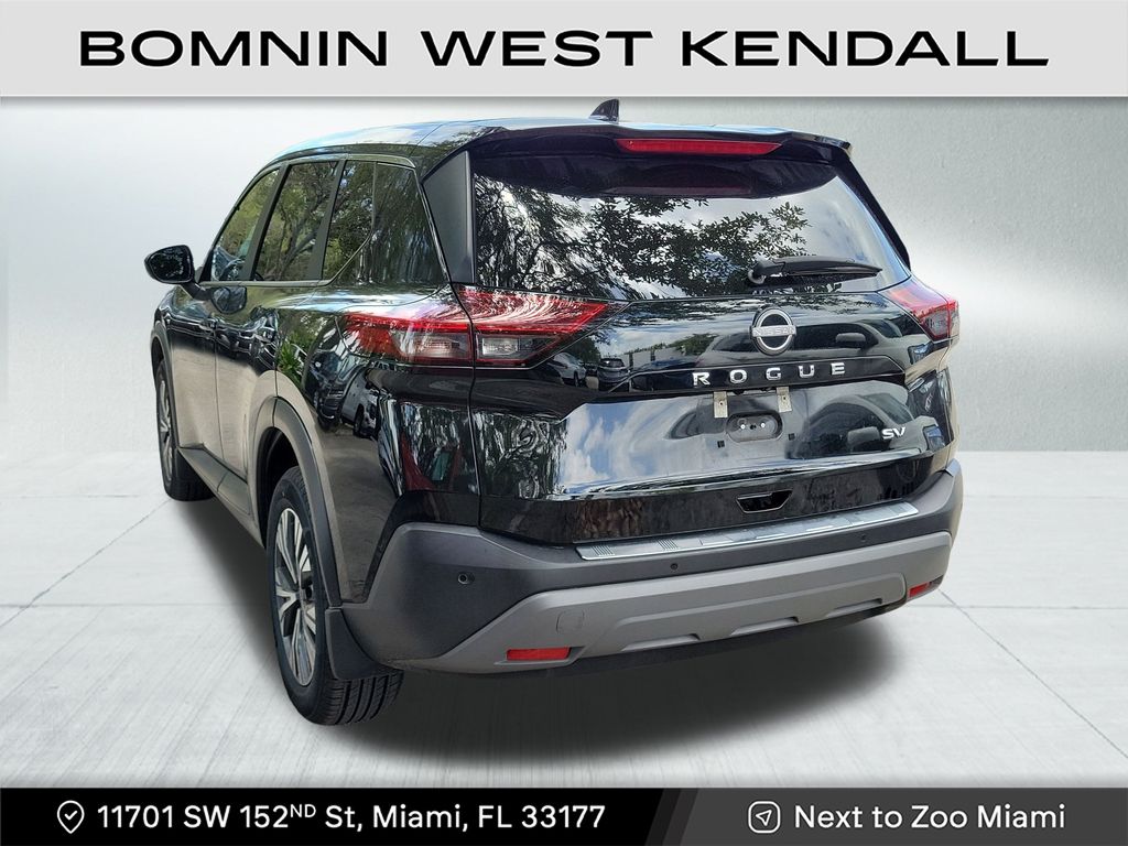 2022 Nissan Rogue SV photo 3
