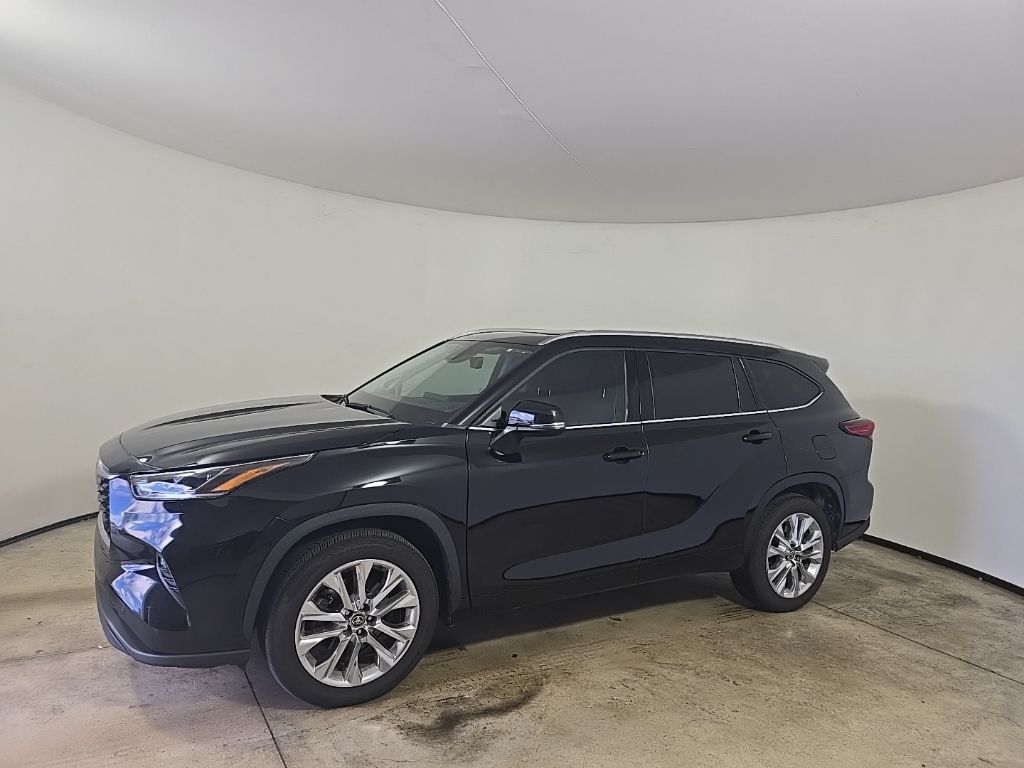 2023 Toyota Highlander Limited photo 2