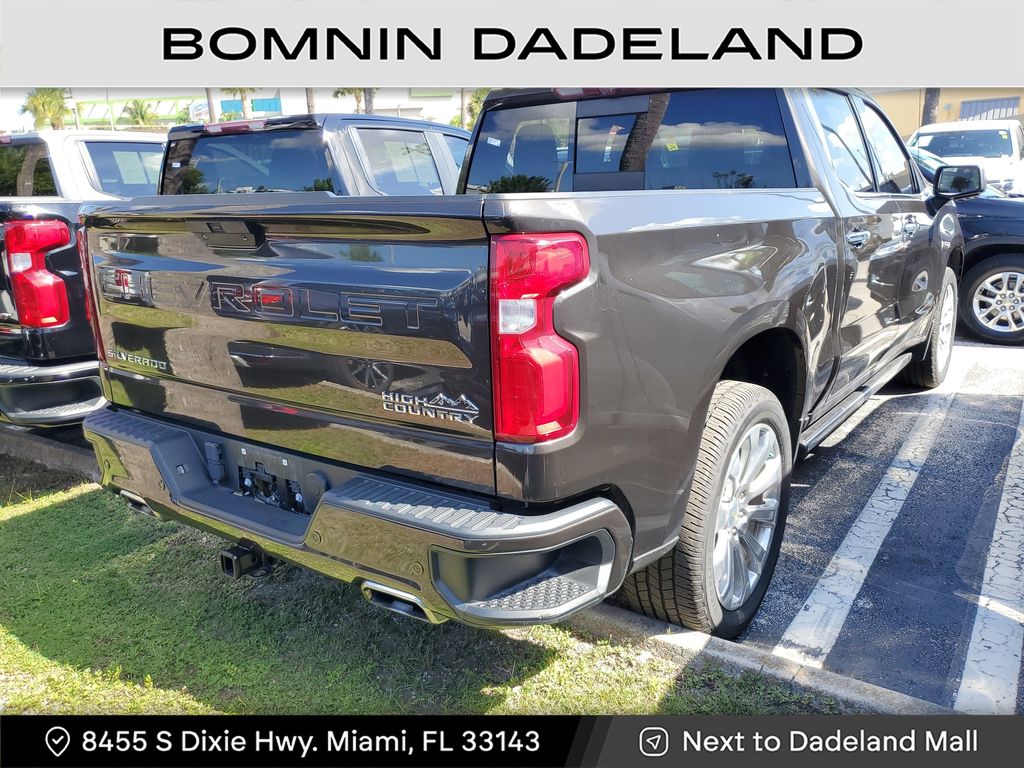 2022 Chevrolet Silverado 1500 High Country photo 3