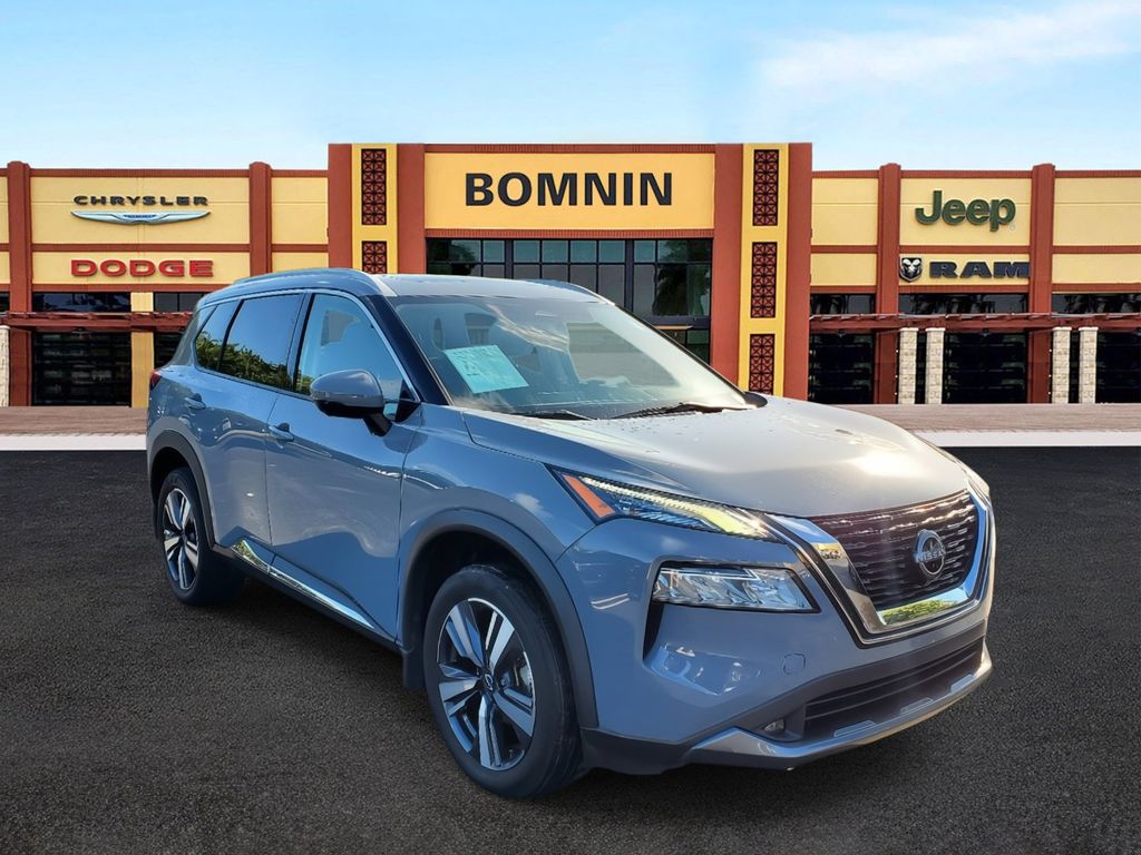 2022 Nissan Rogue SL photo 2