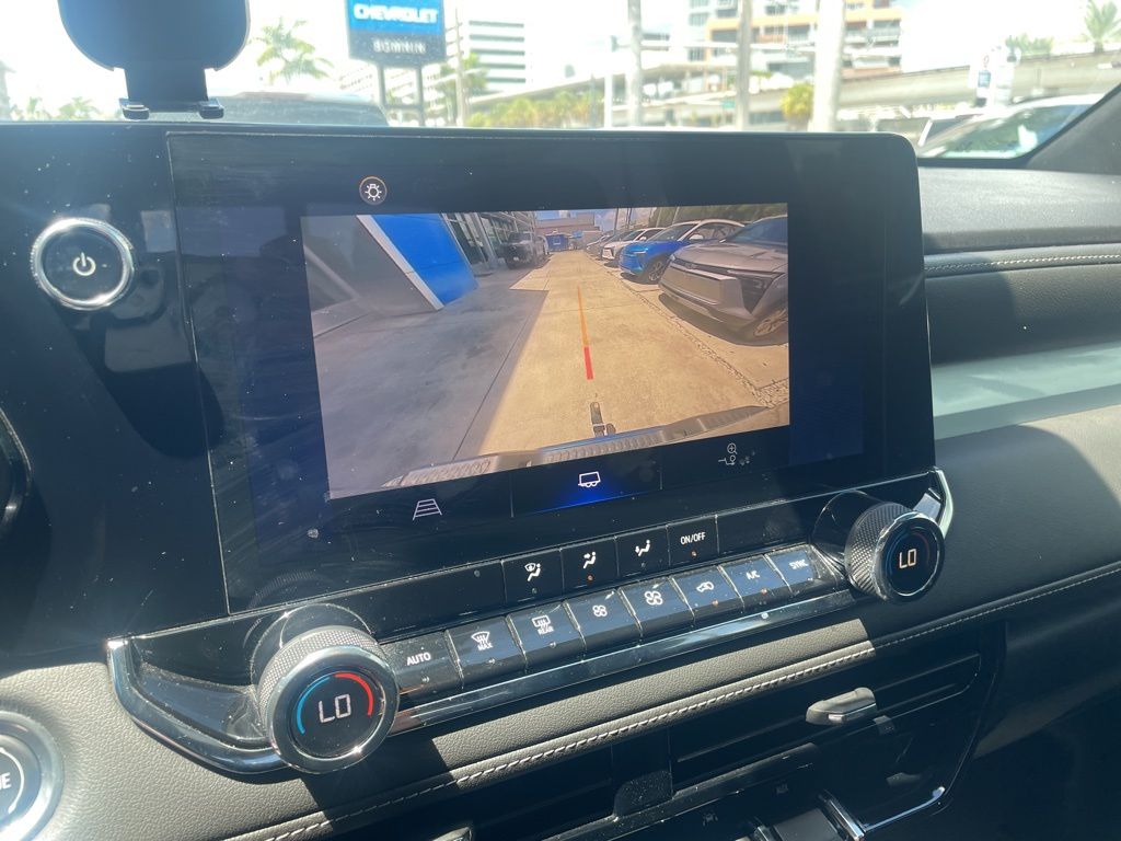 2023 Chevrolet Colorado LT photo 2