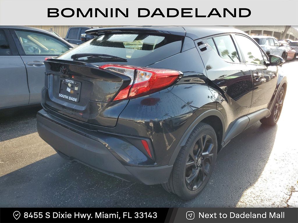 2022 Toyota C-HR Nightshade Edition photo 4