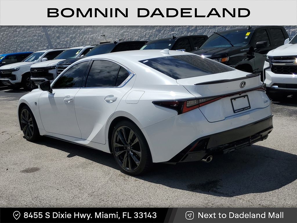 2023 Lexus IS 350 F SPORT photo 3
