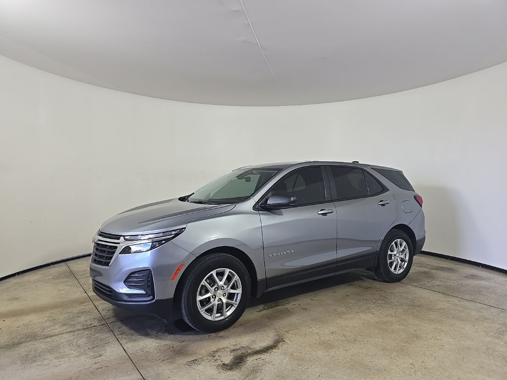 2024 Chevrolet Equinox LS photo 2