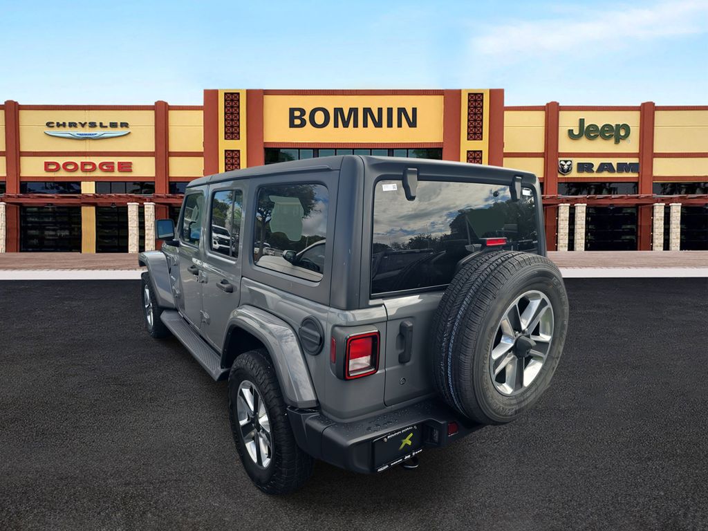 2018 Jeep Wrangler Unlimited Sahara photo 4