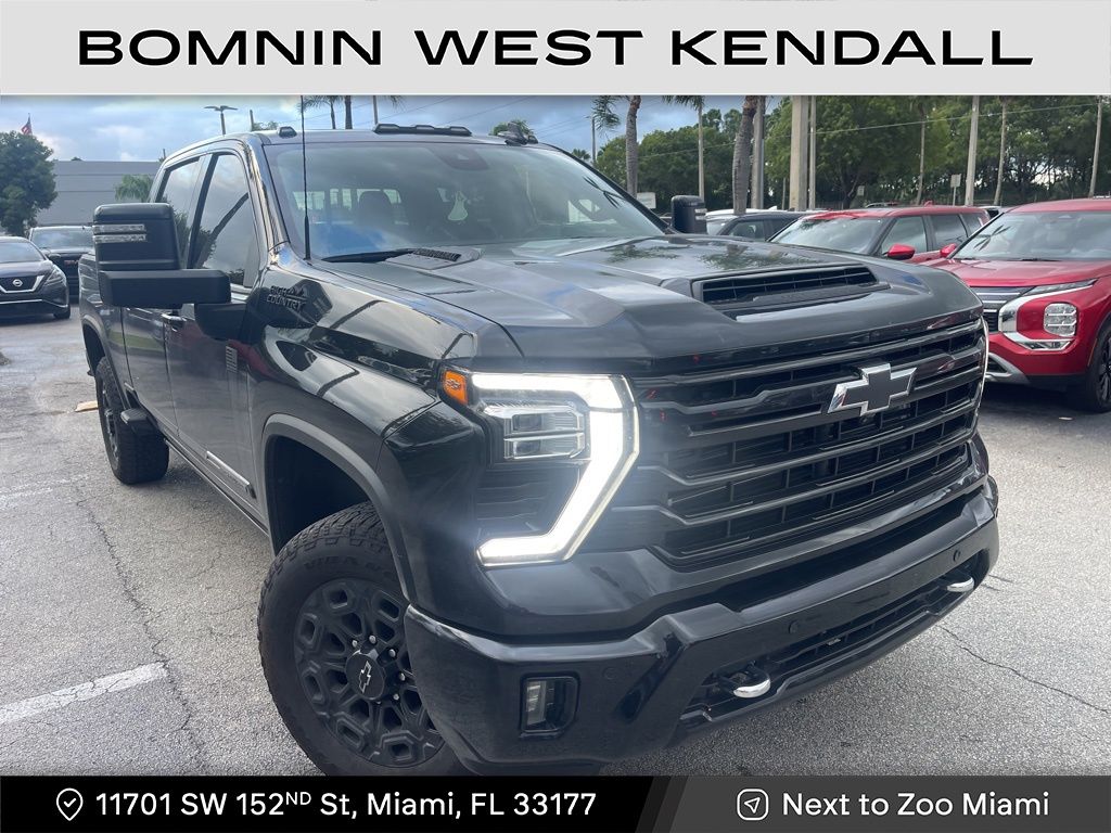 2025 Chevrolet Silverado 2500HD High Country photo 2