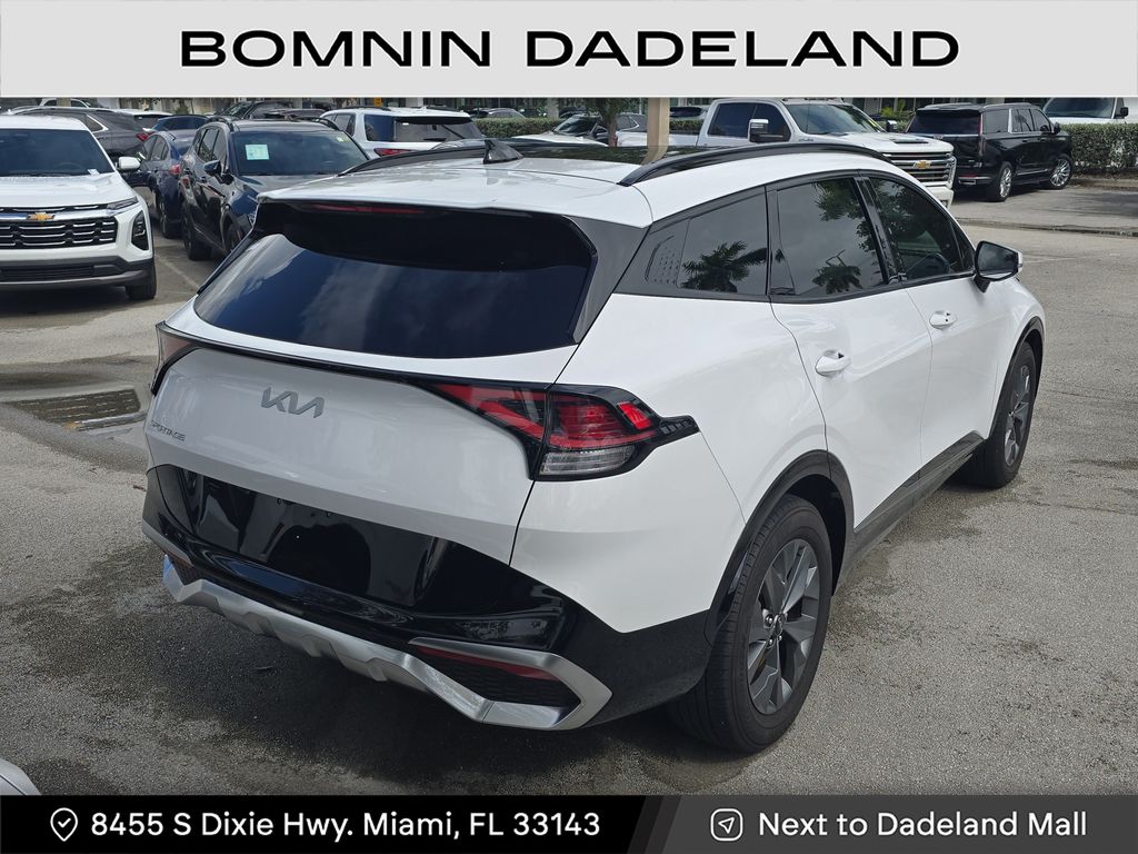 2024 Kia Sportage SX photo 3