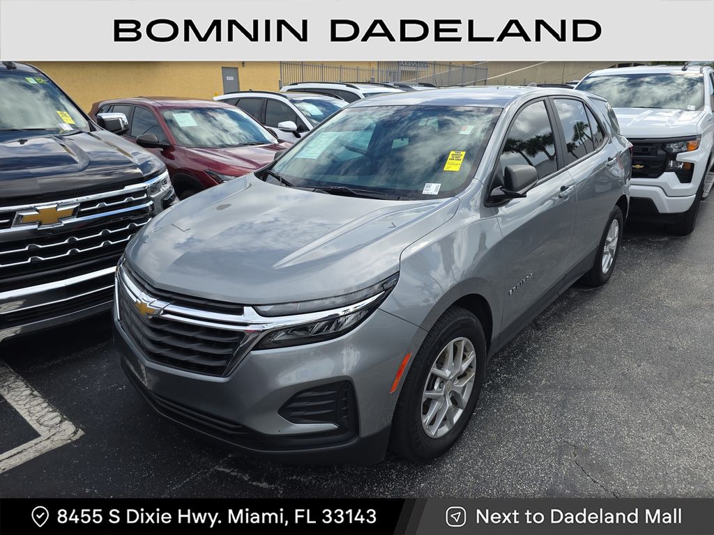 2023 Chevrolet Equinox LS photo 2