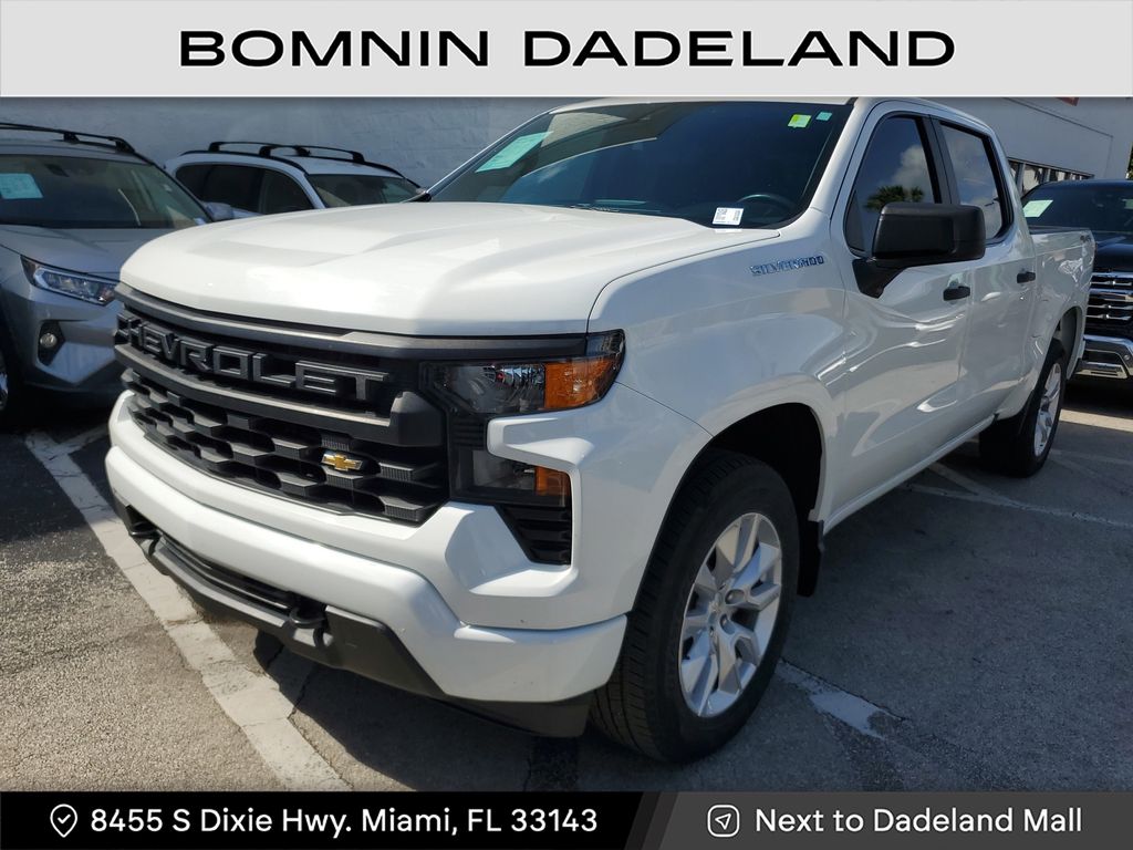2022 Chevrolet Silverado 1500 Custom photo 2