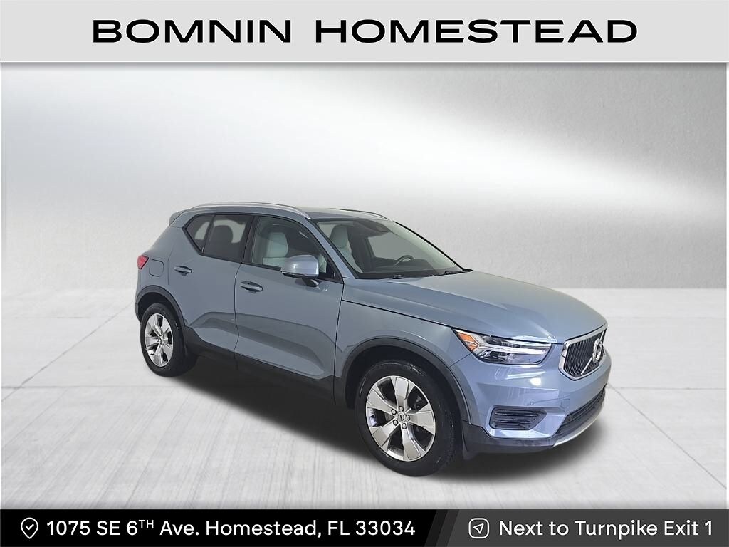 Used 2020 Volvo XC40 Momentum SUV