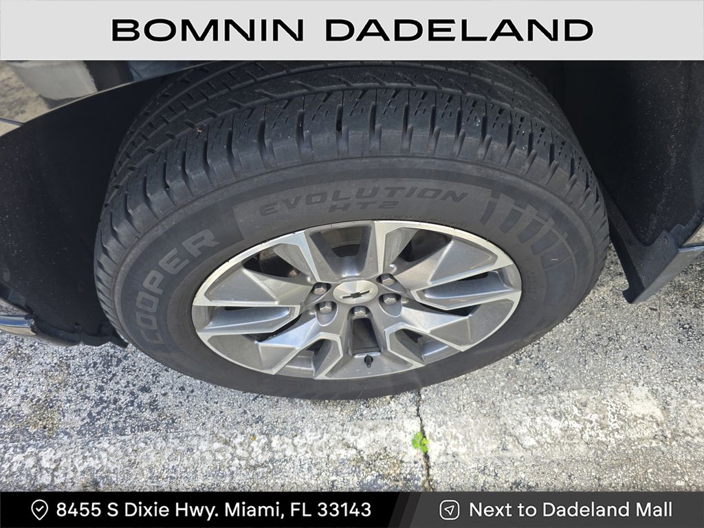 2020 Chevrolet Silverado 1500 RST photo 3