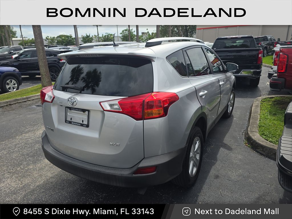 2013 Toyota RAV4 XLE photo 4
