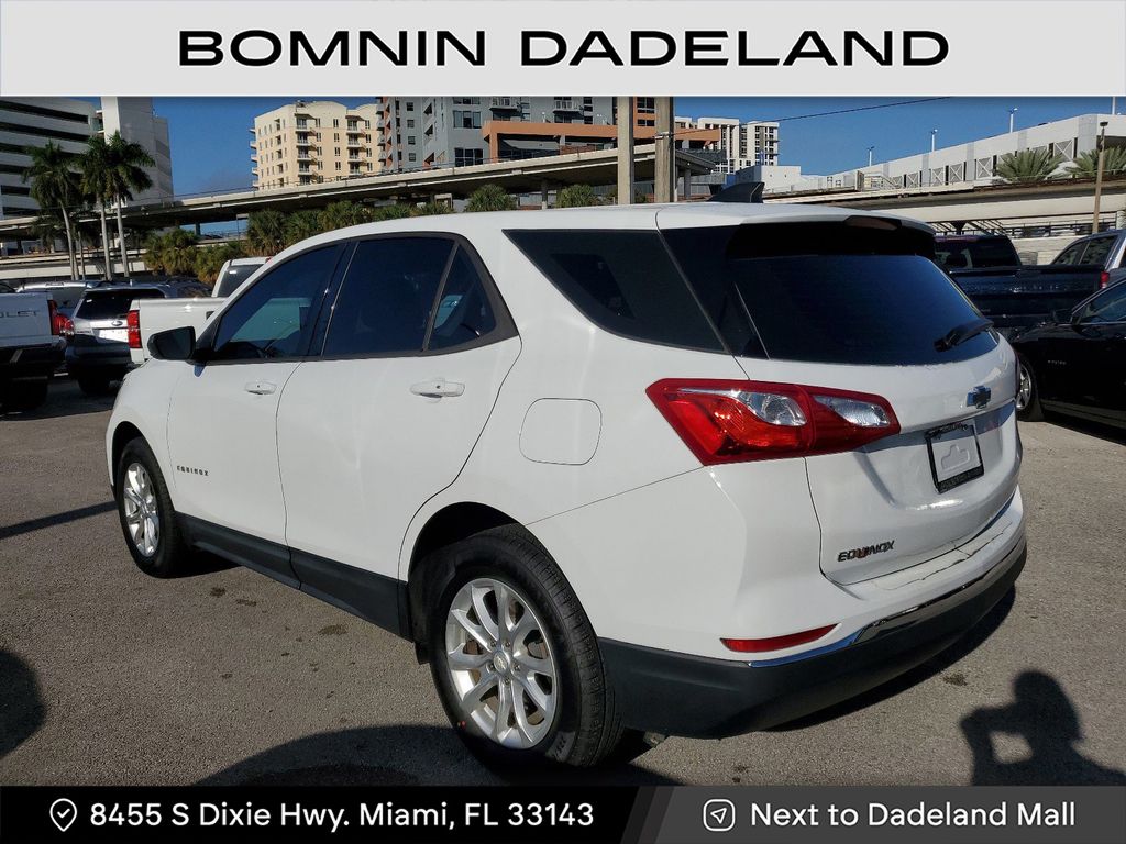 2018 Chevrolet Equinox LS photo 3