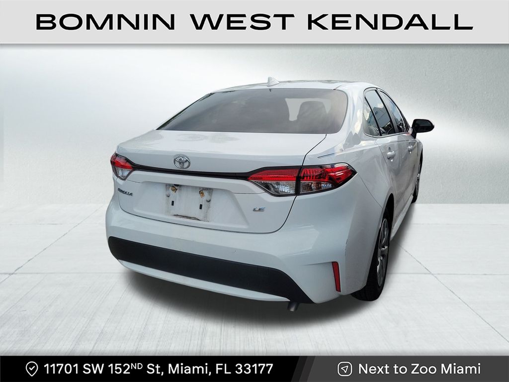 2021 Toyota Corolla LE photo 4