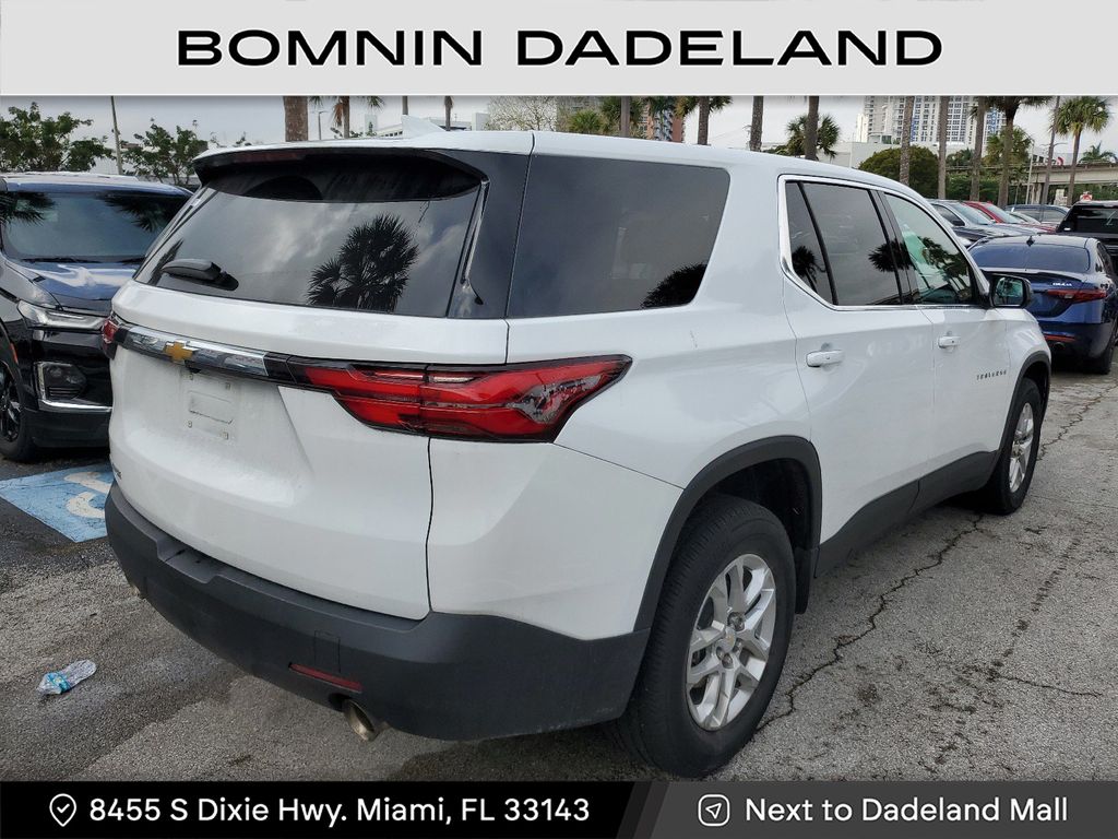 2022 Chevrolet Traverse LS photo 4