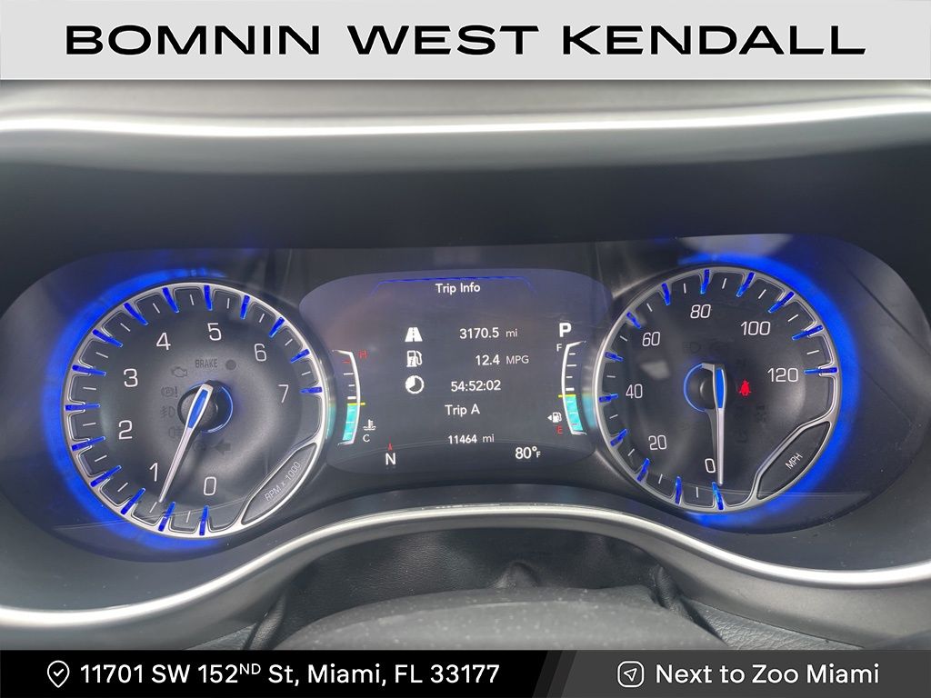 2025 Chrysler Pacifica photo 3