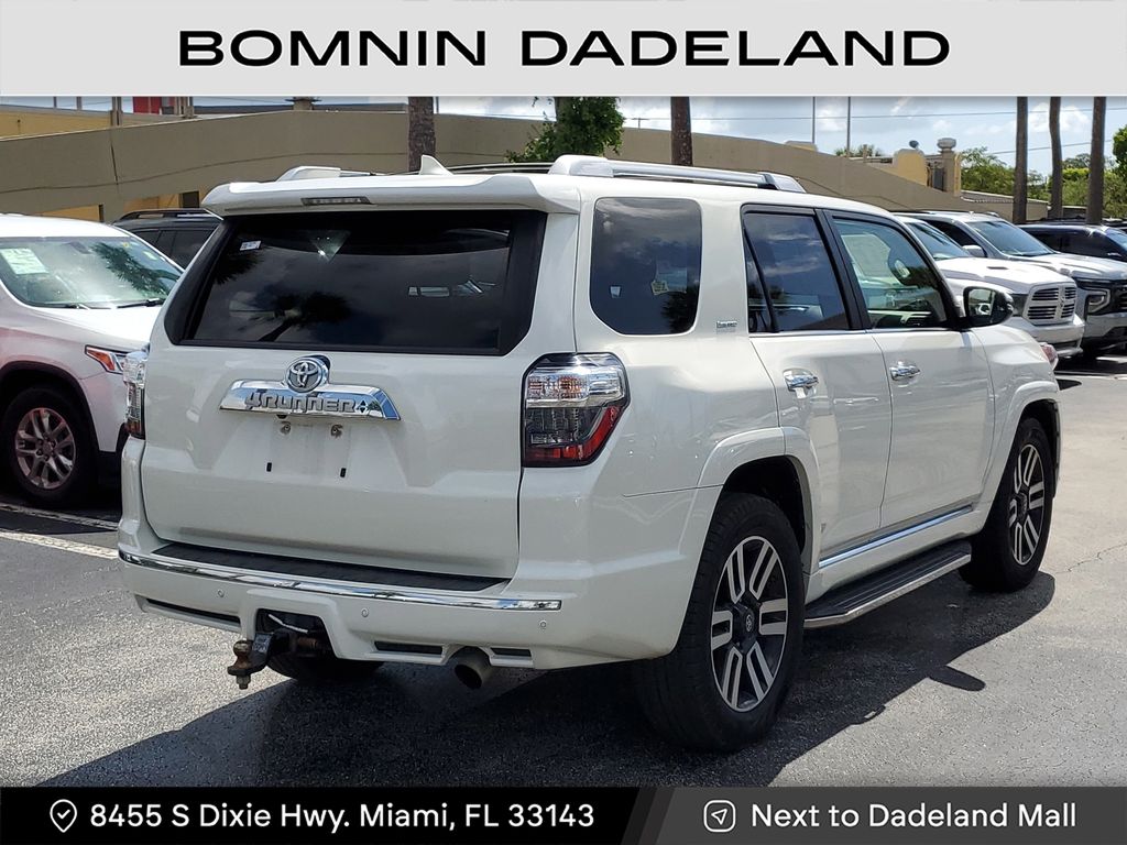2019 Toyota 4Runner SR5 photo 4