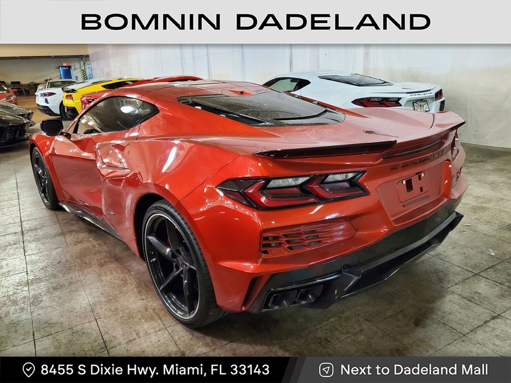 2025 Chevrolet Corvette E-Ray 2LZ photo 3