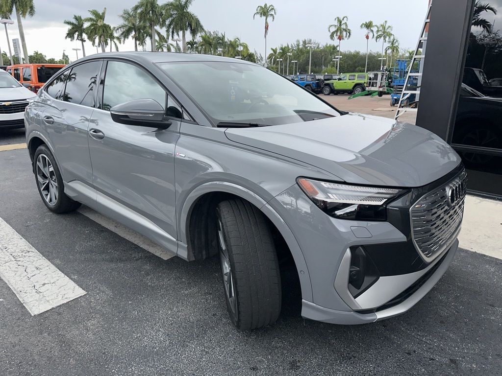 2023 Audi Q4 50 E-tron Prestige photo 2