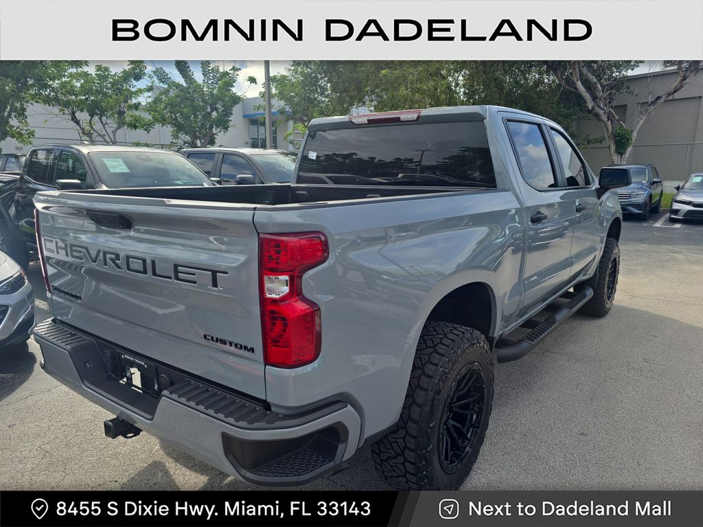 2024 Chevrolet Silverado 1500 Custom photo 2