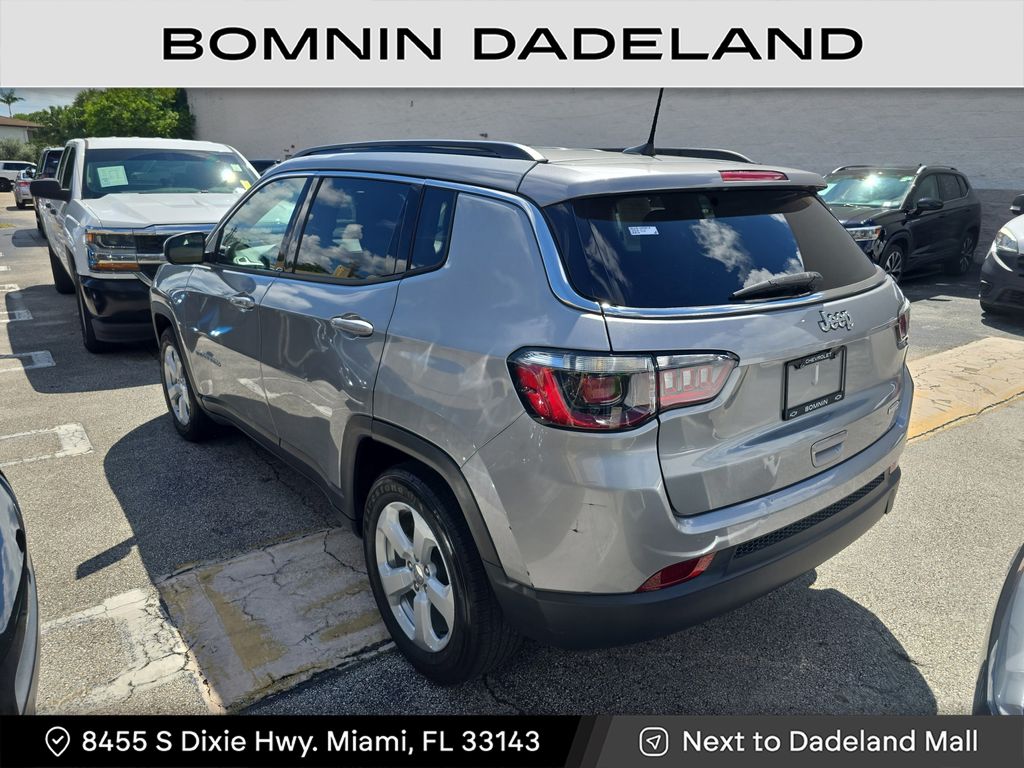 2021 Jeep Compass Latitude photo 2