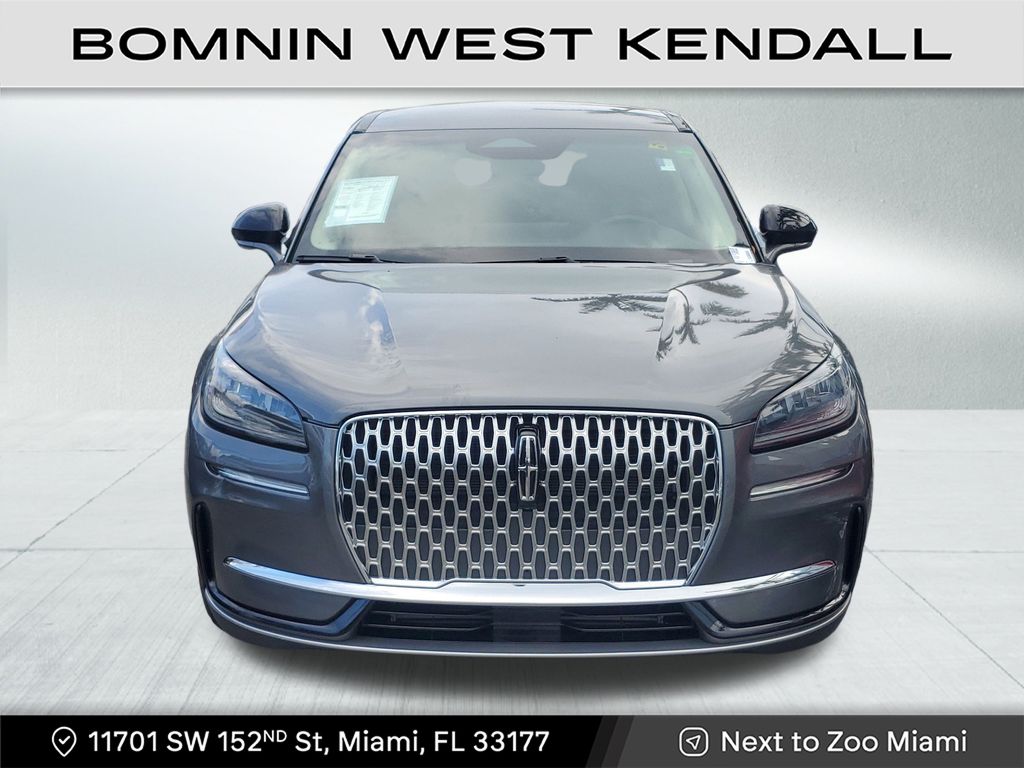 2023 Lincoln Corsair Standard photo 2