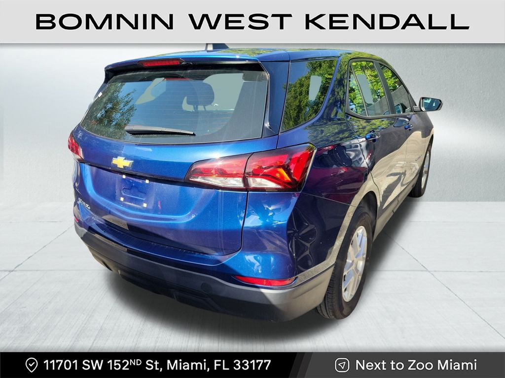 2023 Chevrolet Equinox LS photo 4