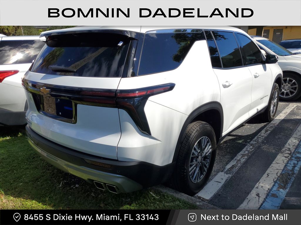 2025 Chevrolet Traverse 1LT photo 2