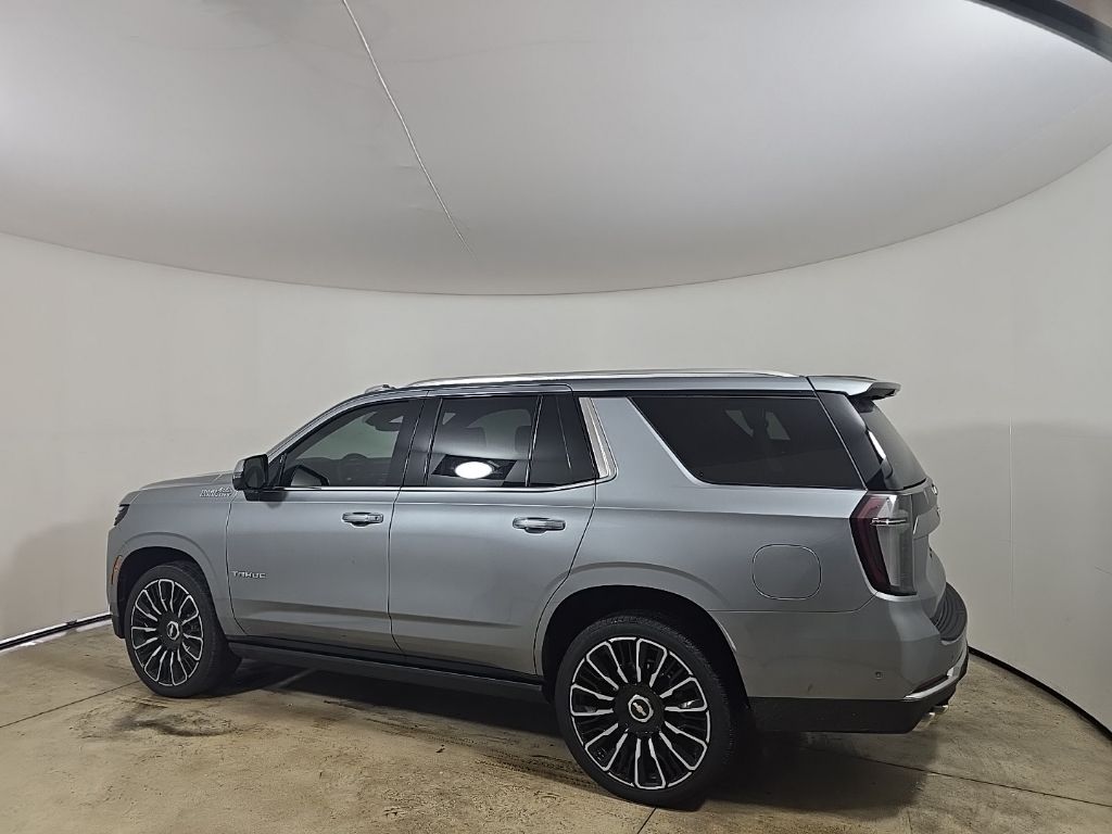 2025 Chevrolet Tahoe High Country photo 3