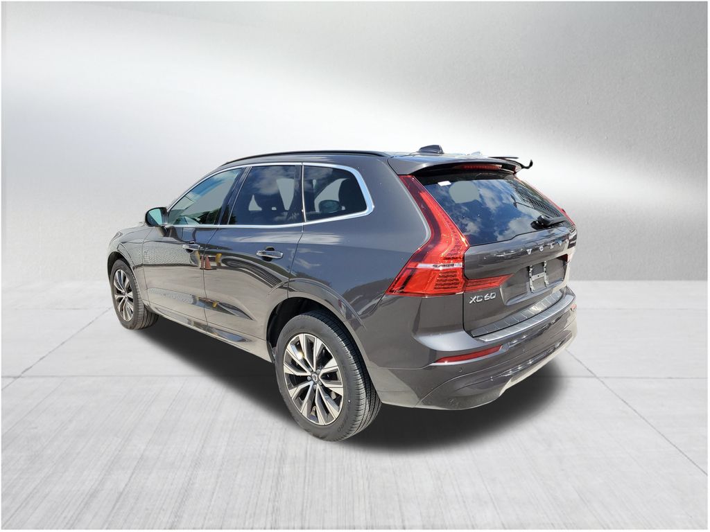 2023 Volvo XC60 B5 Core photo 3