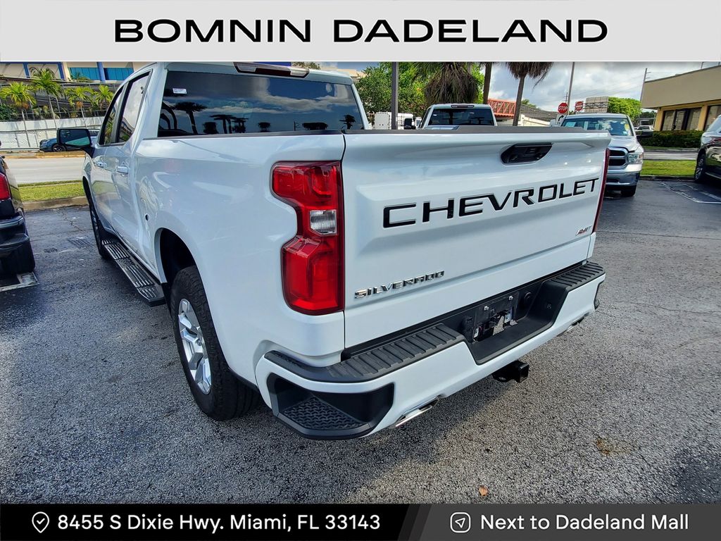 2023 Chevrolet Silverado 1500 RST photo 3