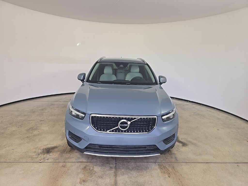 Used 2020 Volvo XC40 Momentum SUV