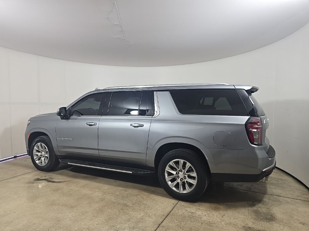 2024 Chevrolet Suburban Premier photo 4