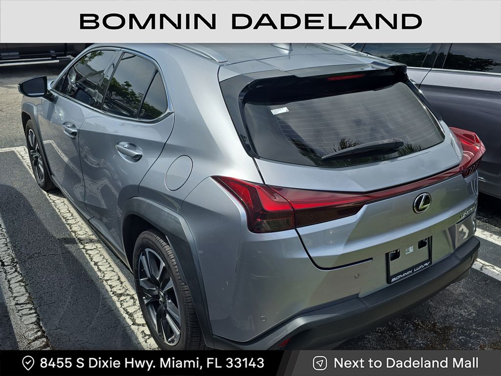 2023 Lexus UX 250h photo 3