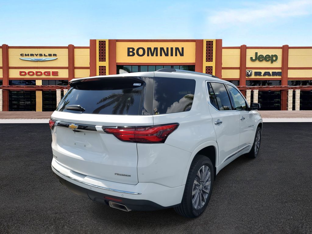 2023 Chevrolet Traverse Premier photo 3