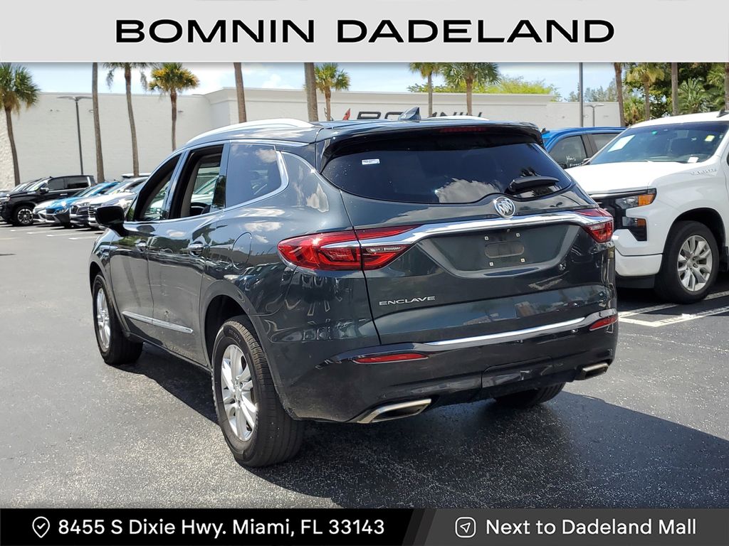 2020 Buick Enclave Essence photo 2