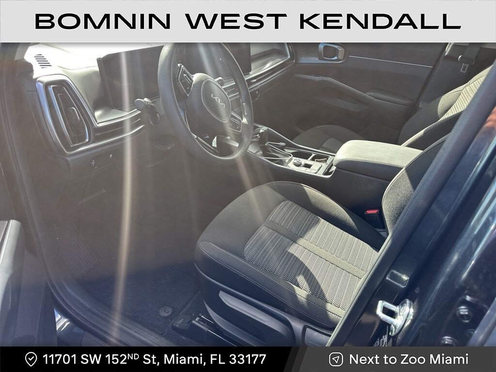 Used 2024 Kia Sorento LX SUV