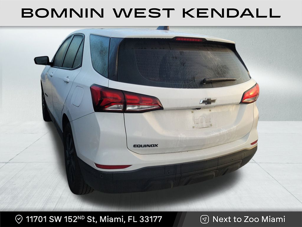 2024 Chevrolet Equinox LS photo 3