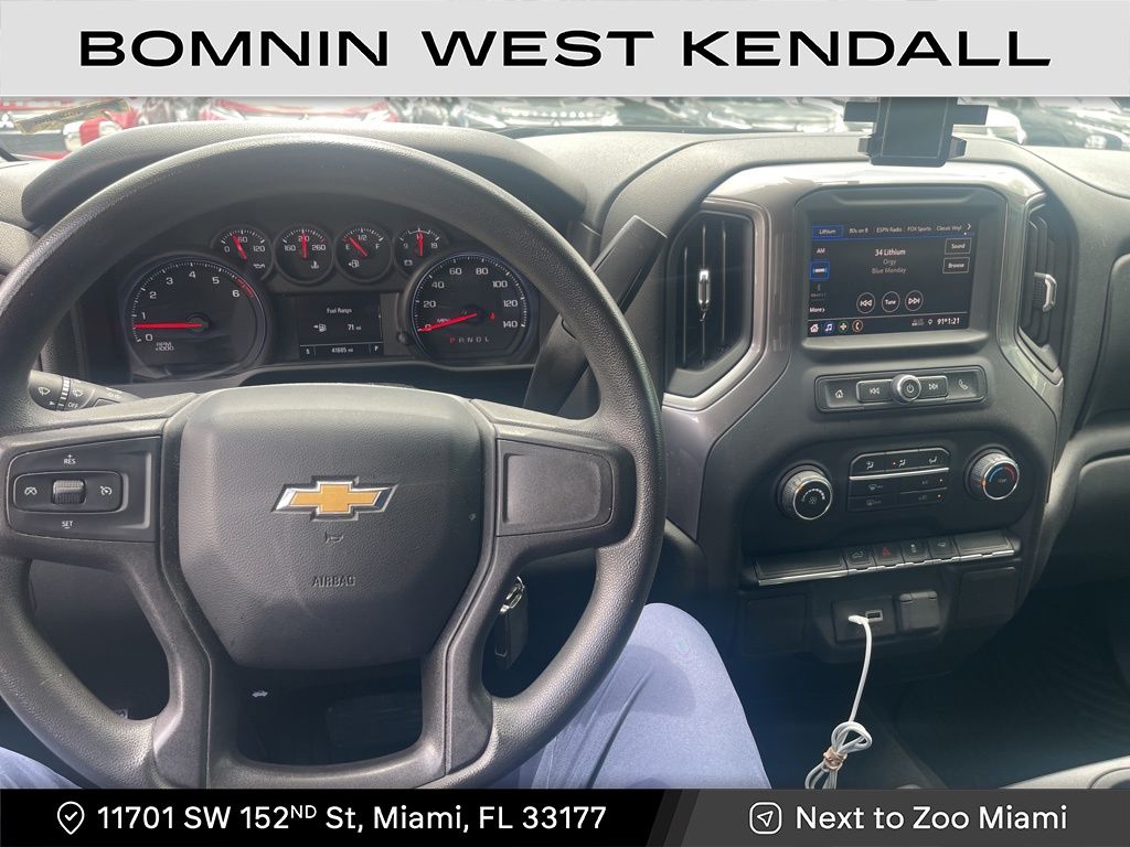 2021 Chevrolet Silverado 1500 Custom photo 4