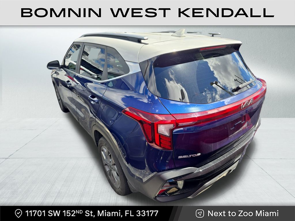 2024 Kia Seltos S photo 3