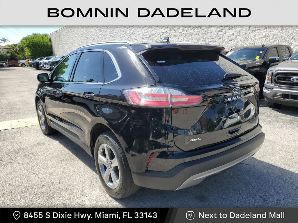 2021 Ford Edge SEL photo 3