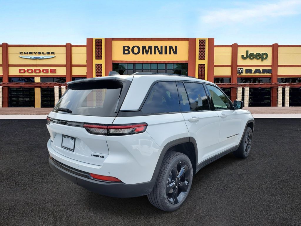 2025 Jeep Grand Cherokee Limited photo 3
