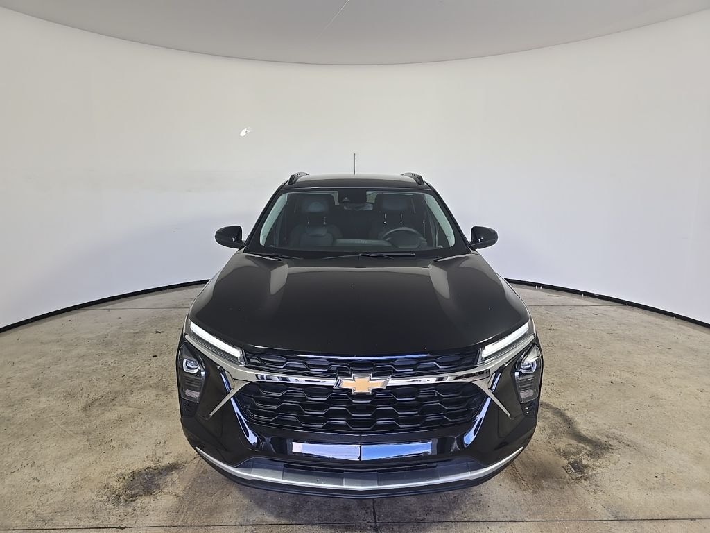 Used 2025 Chevrolet Trax LT SUV