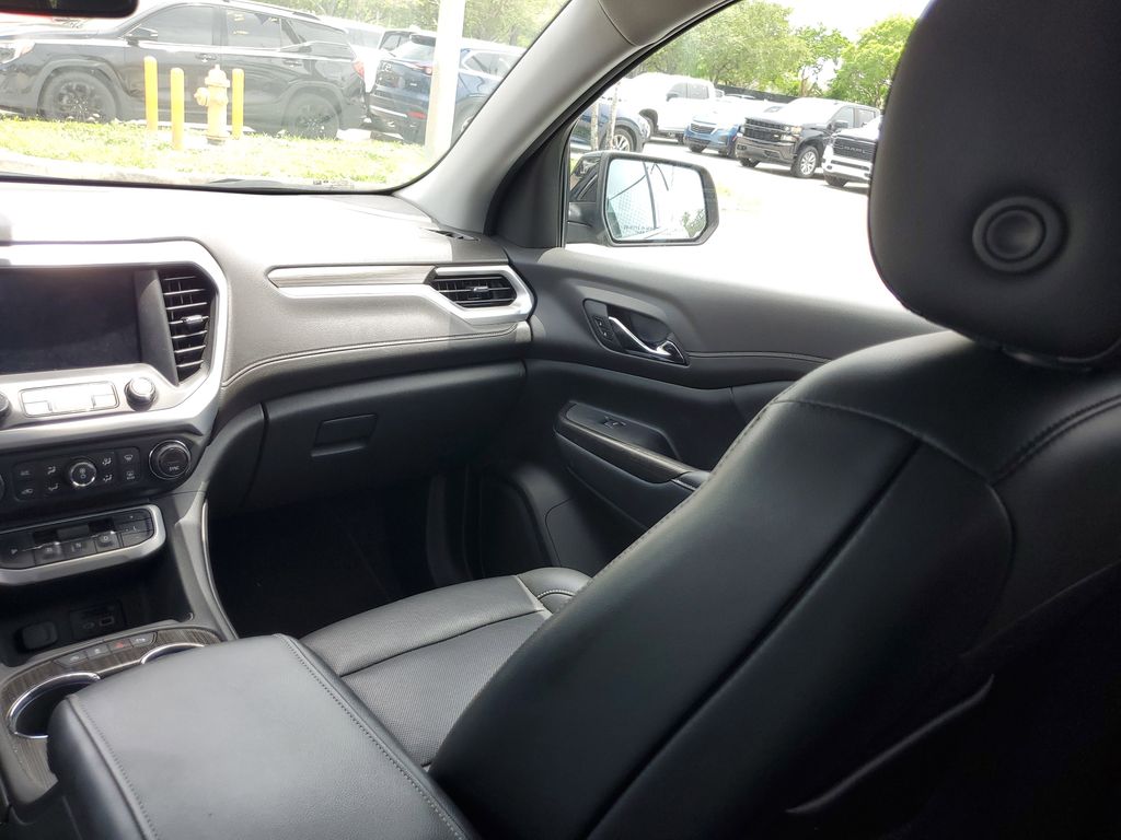 2022 GMC Acadia SLT - Photo 10