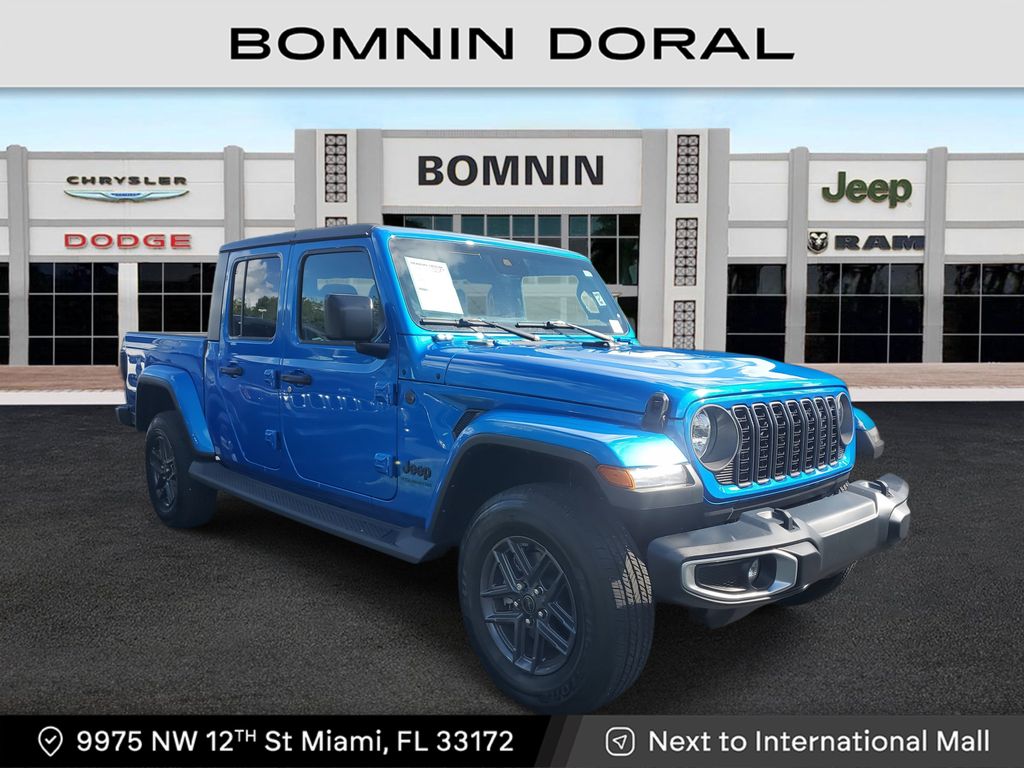 2024 Jeep Gladiator Sport S's photo