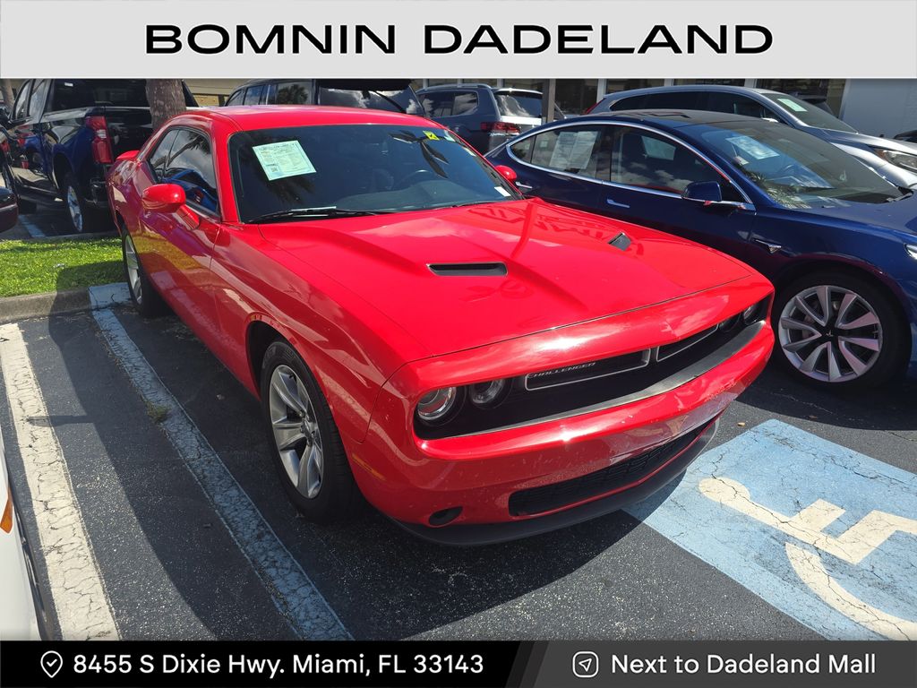2020 Dodge Challenger SXT photo 2